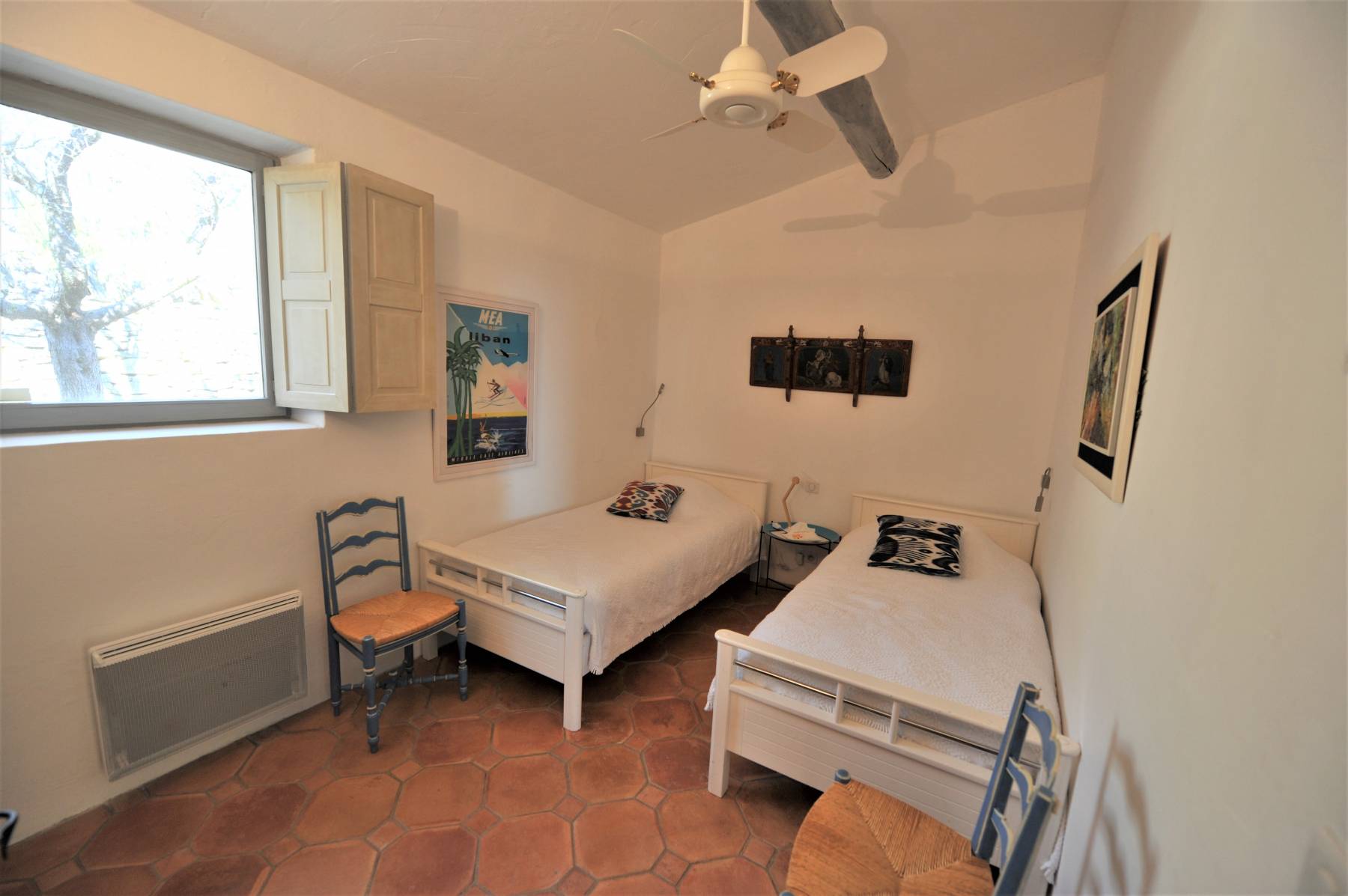 Summer rental house in Gordes with view on the Luberon valley and swimming pool 