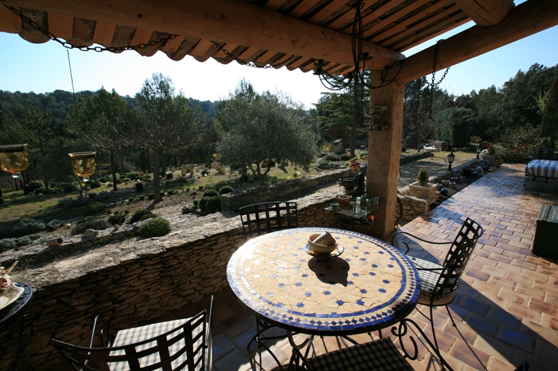 House near Gordes on 1 acre in terraces