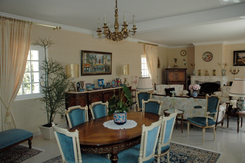 Luberon, stone house with view close to a charming hamlet