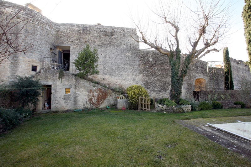 more than 600 m² of a middle age castle in Luberon with garden and swimming pool
