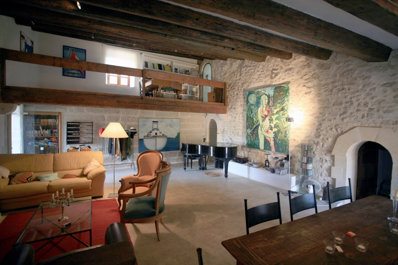 more than 600 m² of a middle age castle in Luberon with garden and swimming pool