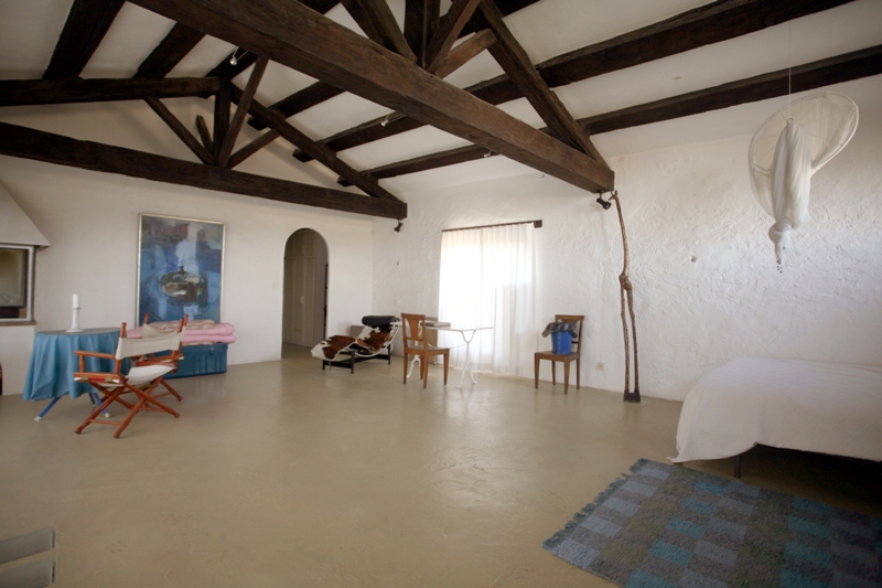 more than 600 m² of a middle age castle in Luberon with garden and swimming pool