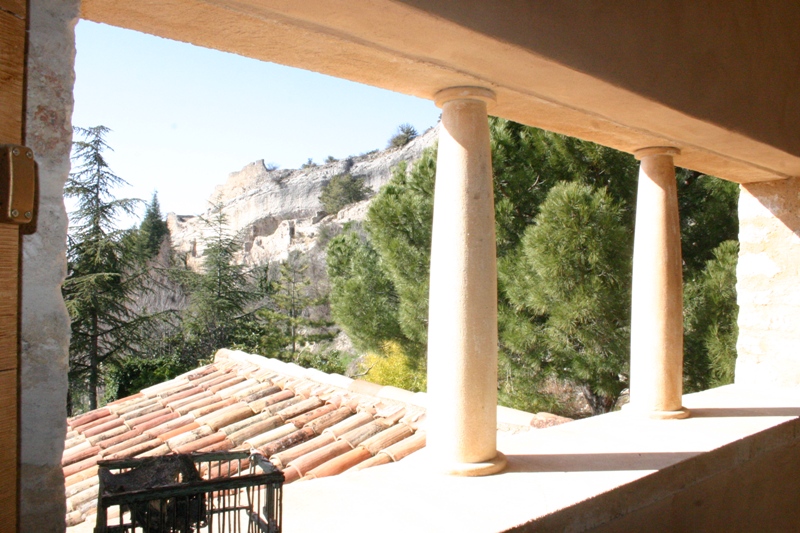Village house in the heart of a perched village in the Luberon valley
