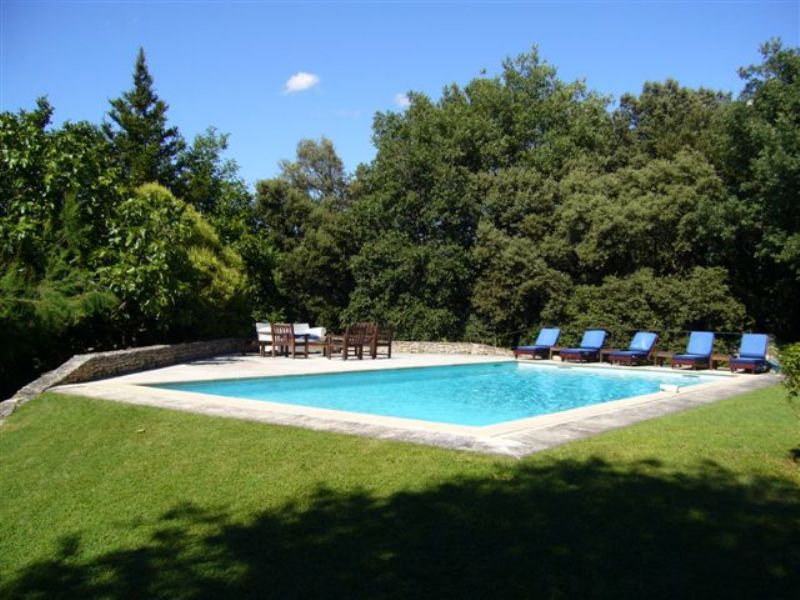 17th century mas in Luberon with park