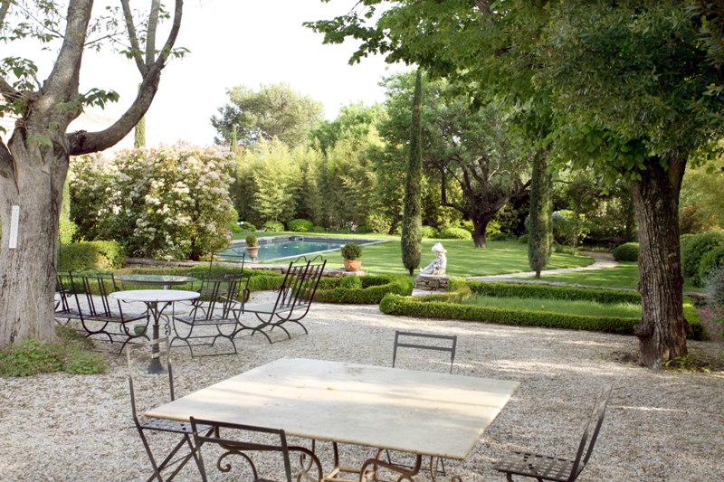 Mas in Luberon, in the heart of a nice village, with garden and swimming pool