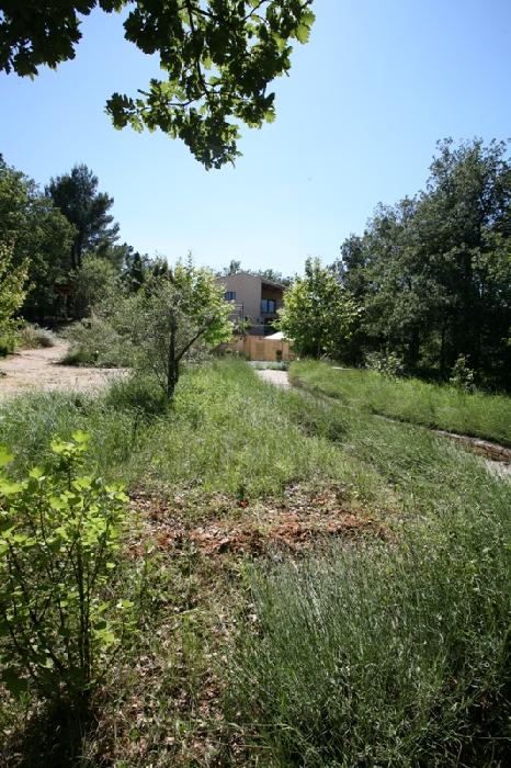 Close to a village of Luberon, nice and quiet house on a piece of land of 2760 m².