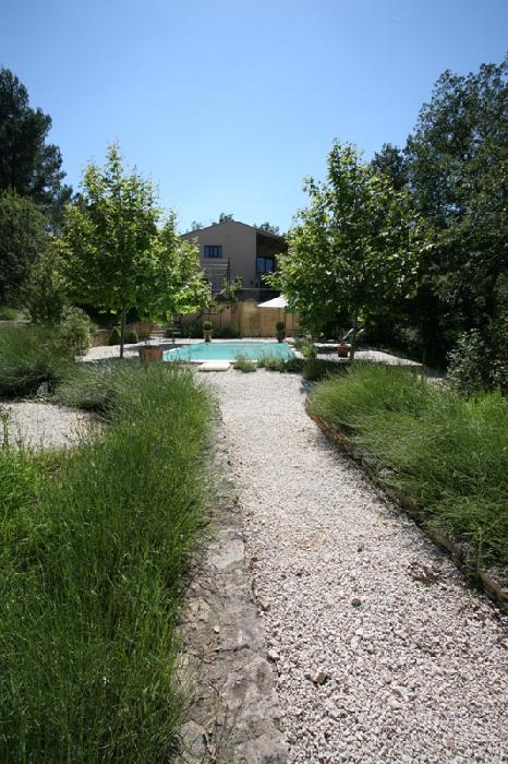 Close to a village of Luberon, nice and quiet house on a piece of land of 2760 m².