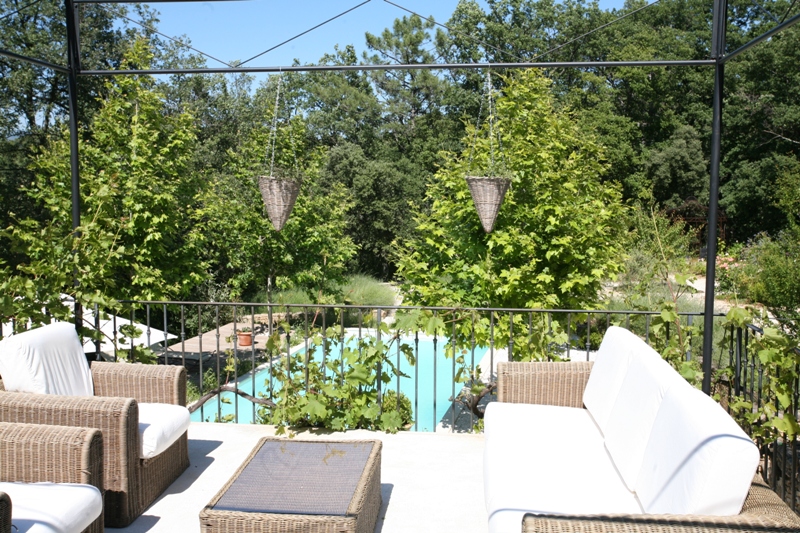 Close to a village of Luberon, nice and quiet house on a piece of land of 2760 m².