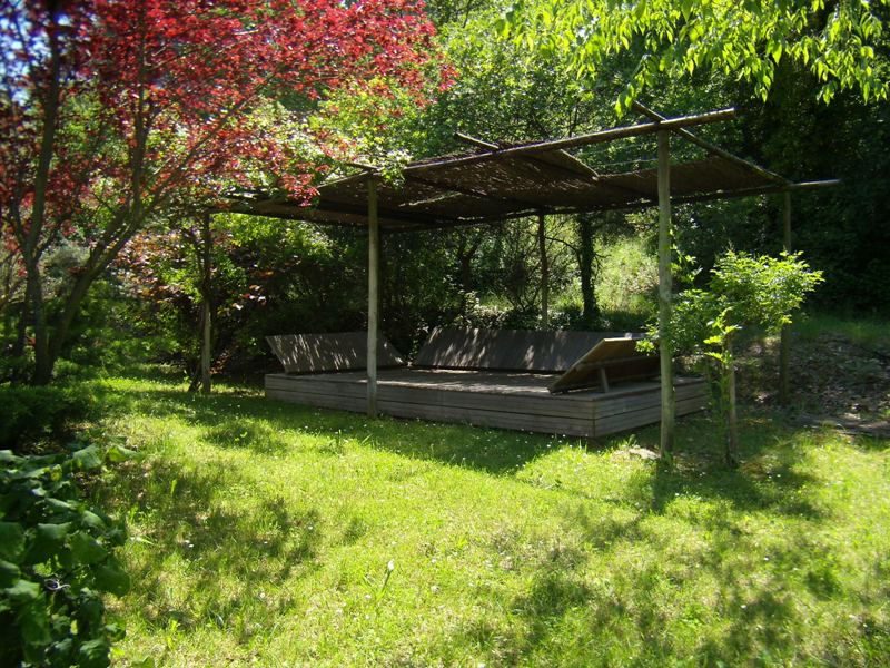 Genuine and renovated farmhouse of the 19th century in Luberon for sale with Rosier
