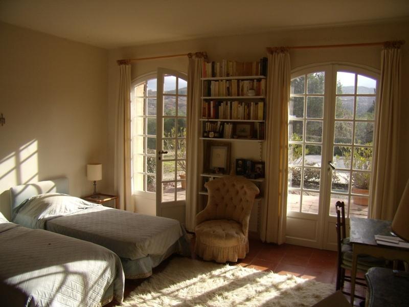 Luberon, very nice provencal villa with pool on more than 2 hectares of grounds.
