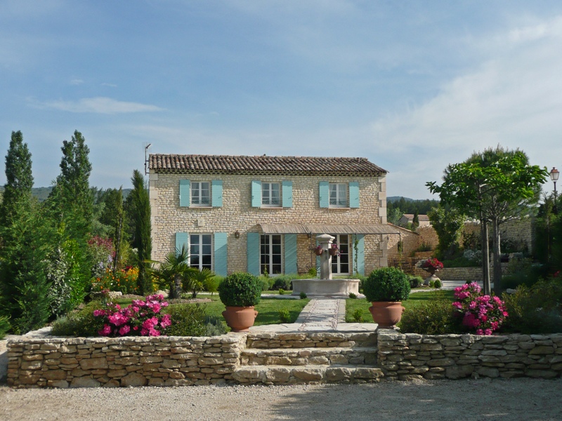 Gordes, very nice provencal villa with pool and view on the Luberon