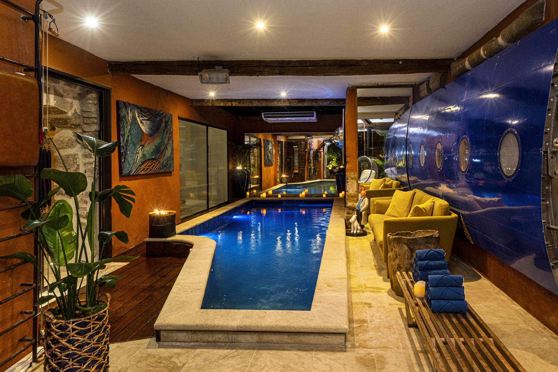 Unique High-End Apartment Rental with Terrace in the Heart of L'Isle-sur-la-Sorgue, in a Haven of Peace and Well-Being