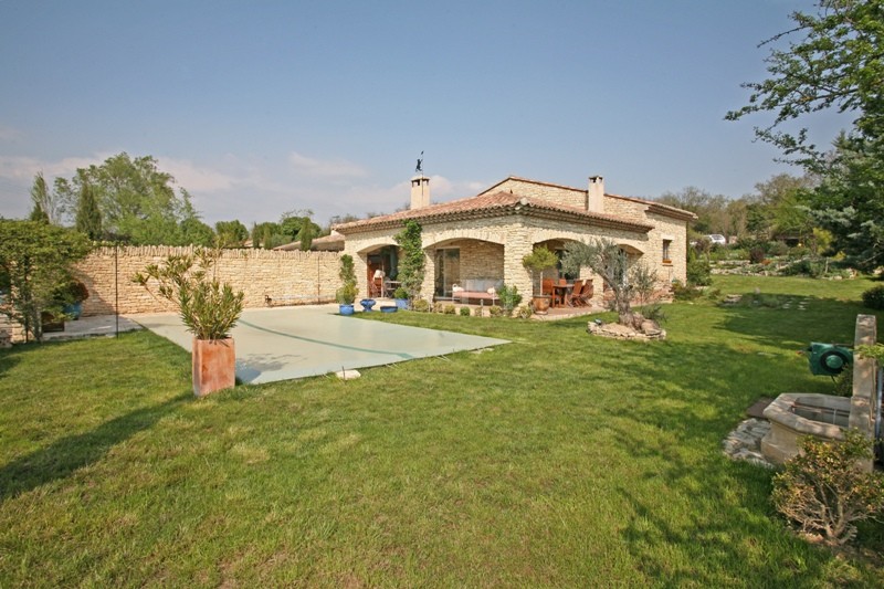 Gordes, a charming stone house with lovely views of the Luberon and the surrounding perched villages.