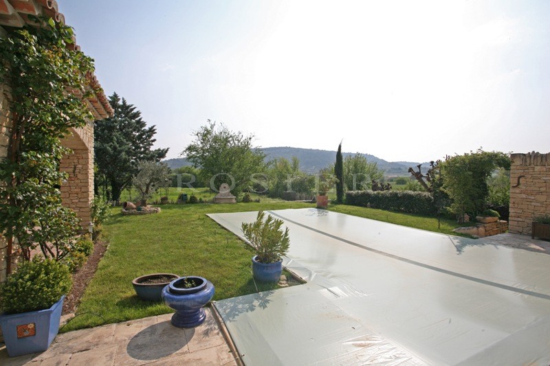 Gordes, a charming stone house with lovely views of the Luberon and the surrounding perched villages.