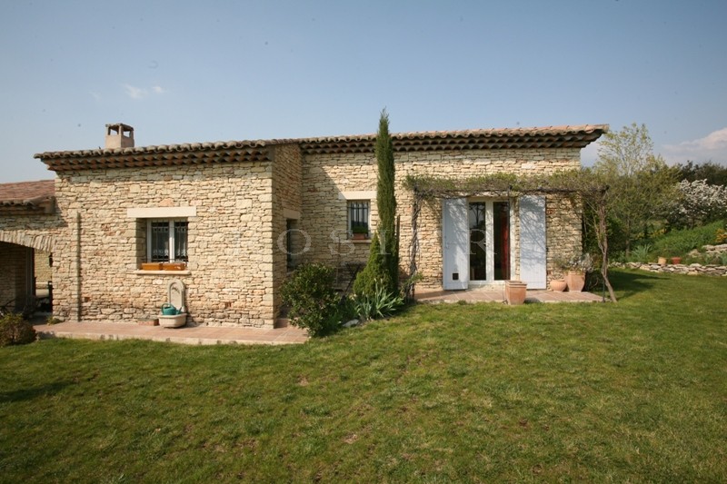 Gordes, a charming stone house with lovely views of the Luberon and the surrounding perched villages.