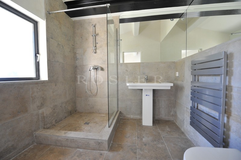 Provence, Luberon, near Gordes, for sale, provençale property, a swimming pool in a garden of around 6 500 m²