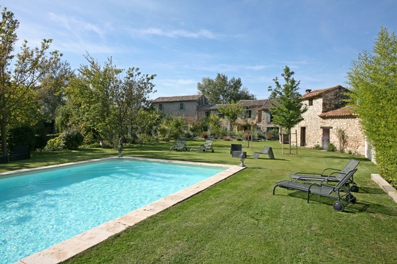 For sale, in Pays des Sorgues, superb stone property with guests houses and 2 swimming pools on lovely grounds