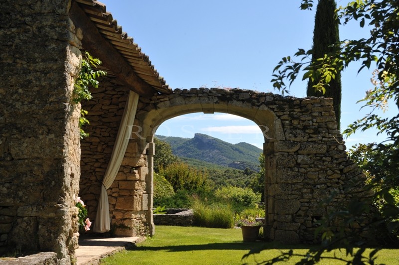 For sale, in Luberon by ROSIER, large property including the main house, a park over 35 hectares (86 acres), guest house, friend house, heated swimming pool, pool house, tennis court