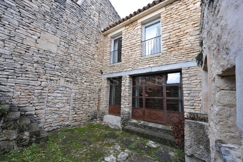 Old farmhouse with lots of charm