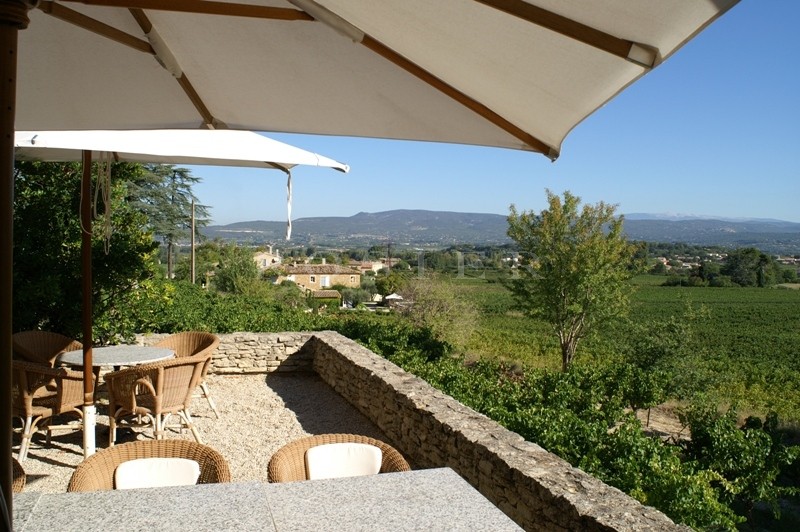 Luberon, for sale, exceptional private hamlet in the Luberon, 3 houses with pool on a park of 1,4 hectare