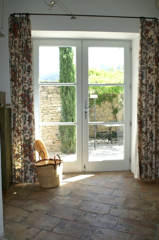 Luberon, for sale, exceptional private hamlet in the Luberon, 3 houses with pool on a park of 1,4 hectare