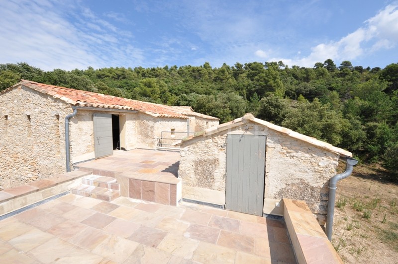 Luberon, barn conversion with approximately 200 m² of living space on 10 hectares (24 acres)