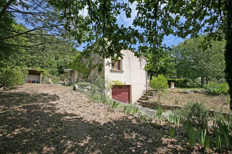 Luberon, house for sale on a superb land of 5.6 hectares