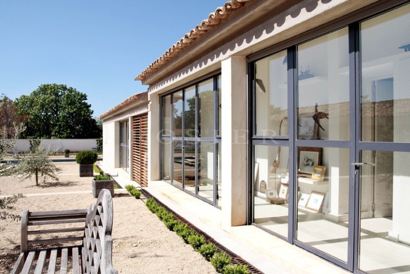 In the Luberon: a contemporary south-facing house sold by Rosier, Gordes' leading estate agency