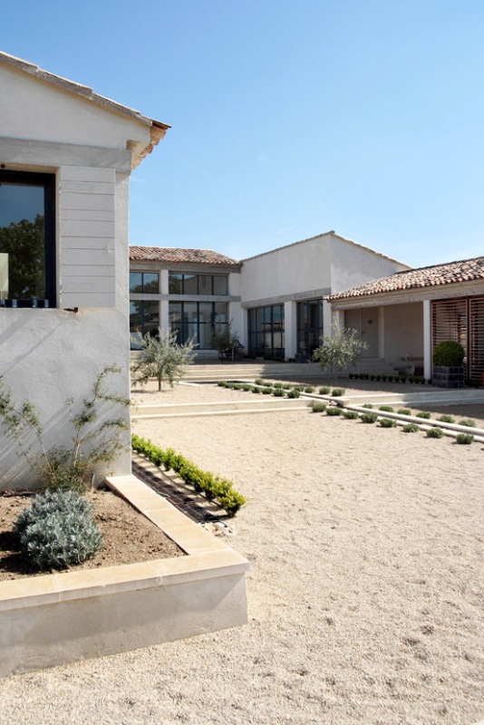 In the Luberon: a contemporary south-facing house sold by Rosier, Gordes' leading estate agency