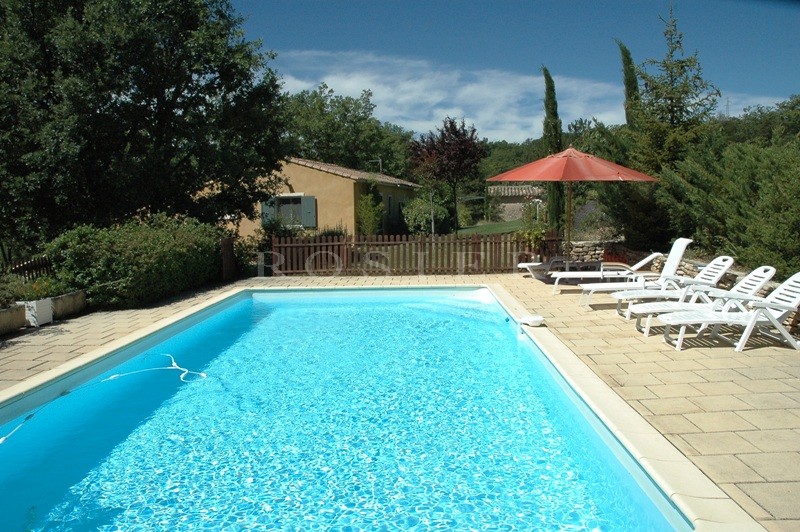 In Provence, for sale, provençal renovated sheepfold with views on the Luberon, swimming pool and garden