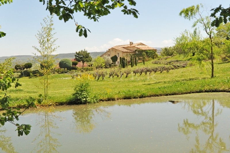 Beautiful farmhouse in the Luberon