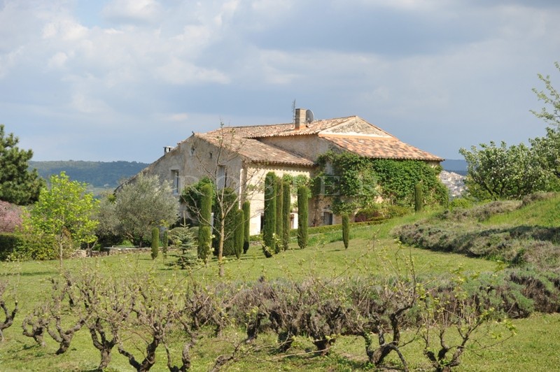 Beautiful farmhouse in the Luberon