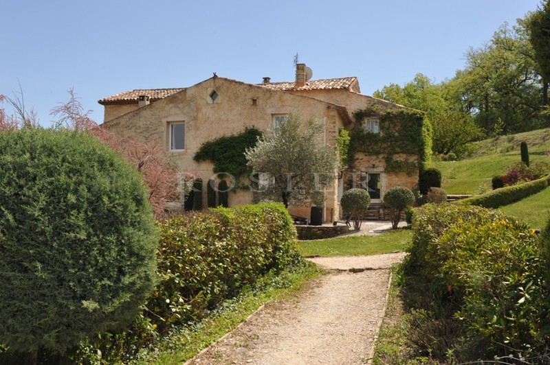 Beautiful farmhouse in the Luberon
