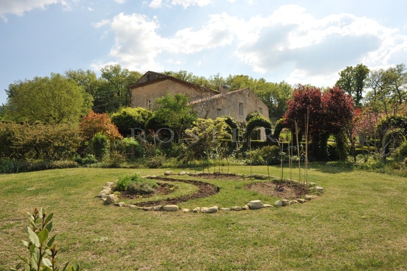 Beautiful farmhouse in the Luberon