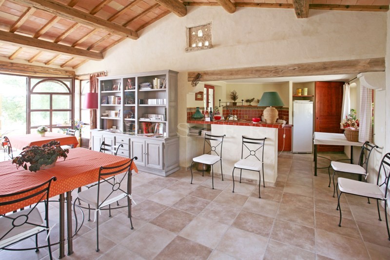 Provence, for sale in Luberon, on the outskirts of the village of Gordes, large stone house comprising two buildings with views on the Luberon