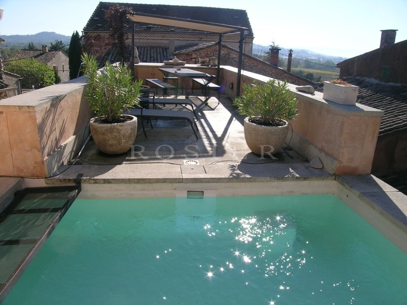 For sale in Luberon, rare and esquisite XVIIIth century silk worm fam, with courtyard, swimming pool