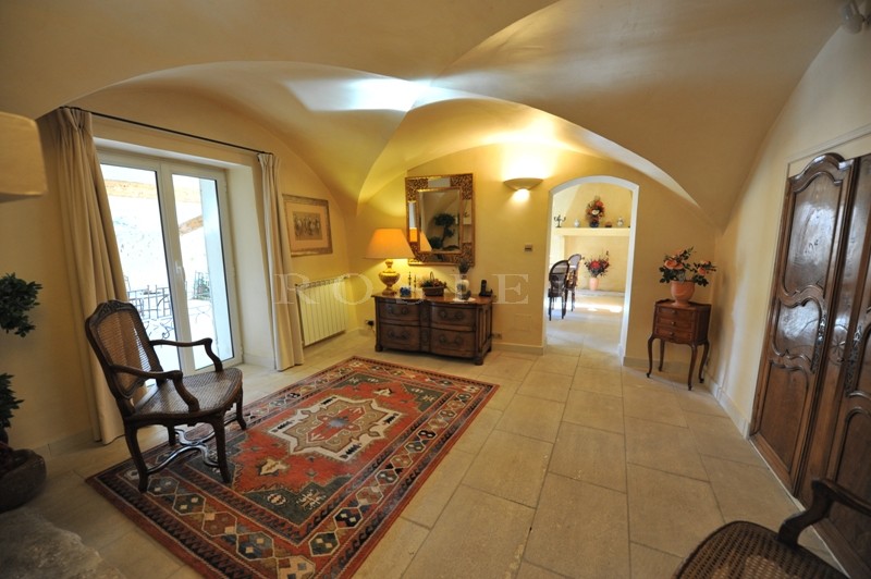 In the Luberon Regional Park, for sale, a beautiful XVIIth century farmhouse, entirely renovated with a beautiful garden and a swimming pool