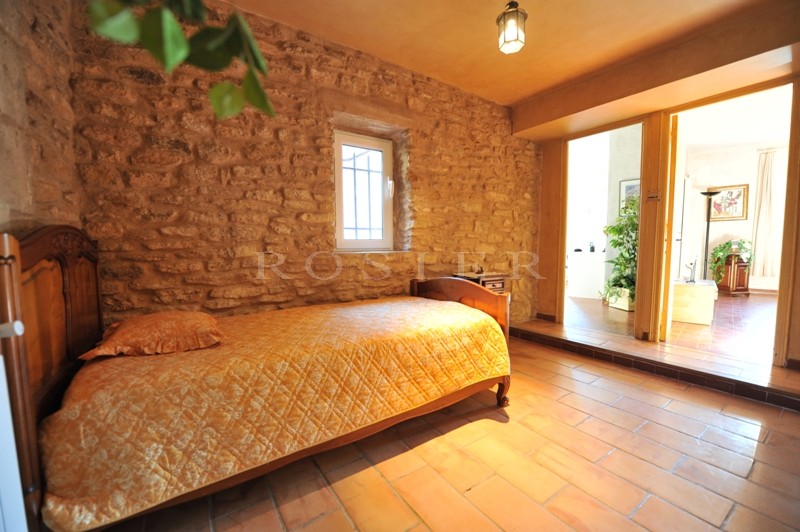 In the Luberon Regional Park, for sale, a beautiful XVIIth century farmhouse, entirely renovated with a beautiful garden and a swimming pool