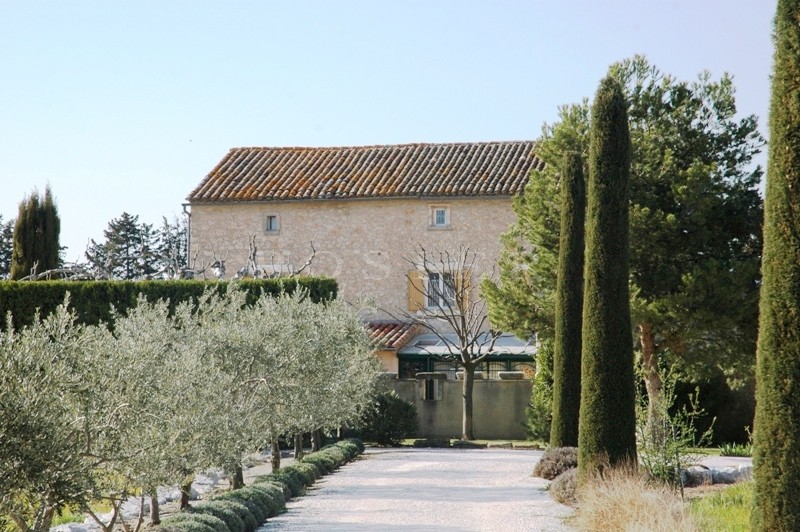 Renovated mas near the Luberon Mountain