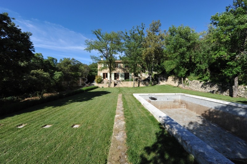 House for sale near Gordes and the Luberon area
