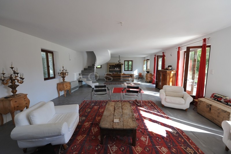 House for sale near Gordes and the Luberon area