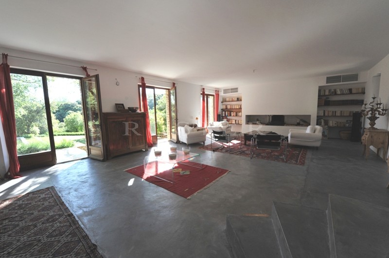 House for sale near Gordes and the Luberon area