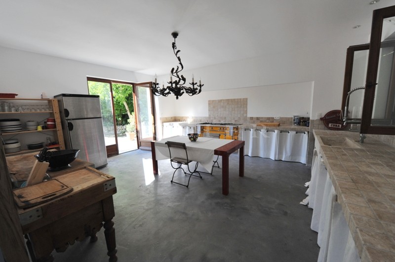 House for sale near Gordes and the Luberon area