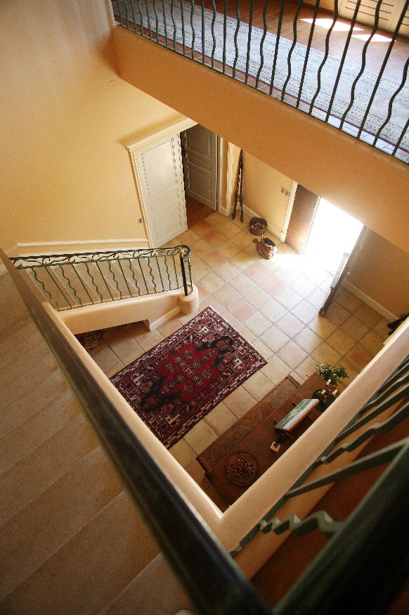 Beautiful mansion house for sale in the Luberon, south of France, on 2 hectares (5 acres) of land