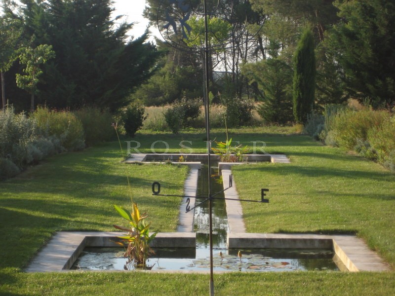 Near Isle sur la Sorgue in Provence, for sale, an authentic restored property a former vineyard currently a large B&B