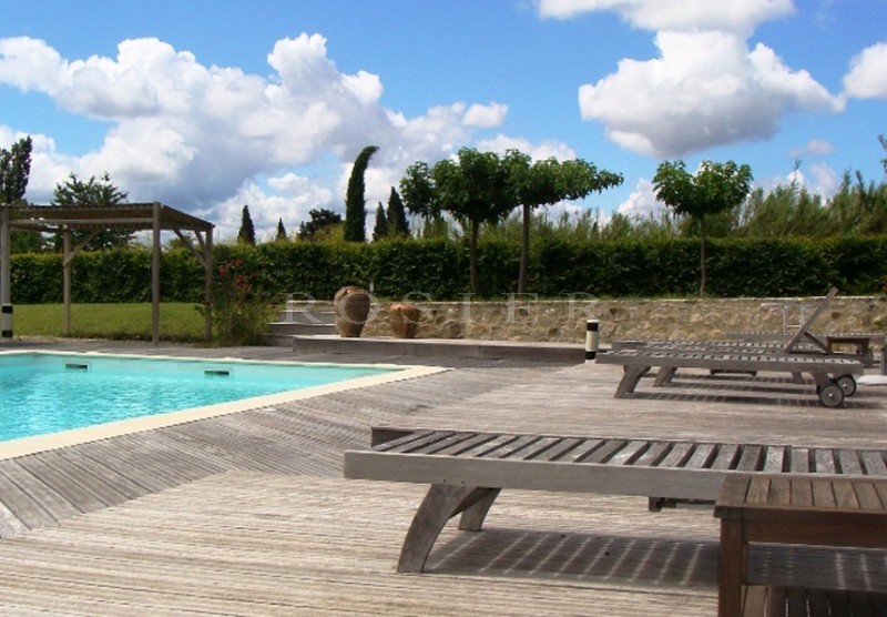 Near Isle sur la Sorgue in Provence, for sale, an authentic restored property a former vineyard currently a large B&B