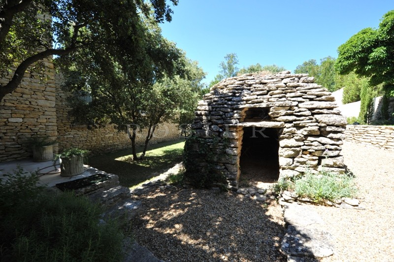 For sale in the golden triangle of Luberon, stone house in the hills with swimming pool on a terrace, breathtaking views facing South