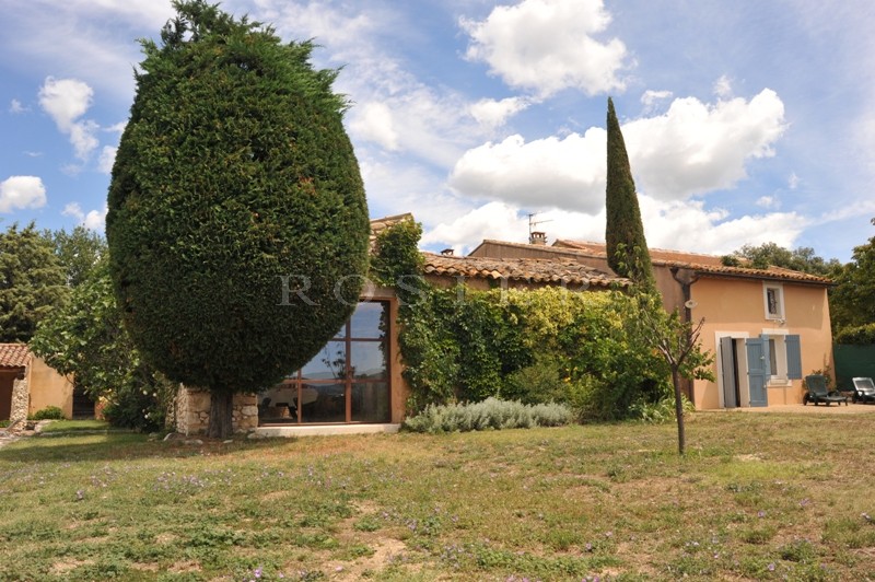 Hamlet House in the Luberon with a bassin style pool and a fitted pool house