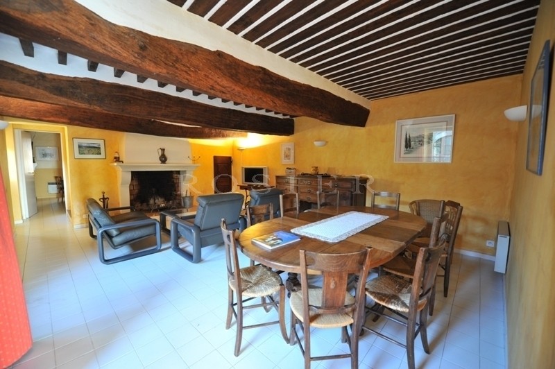 Hamlet House in the Luberon with a bassin style pool and a fitted pool house