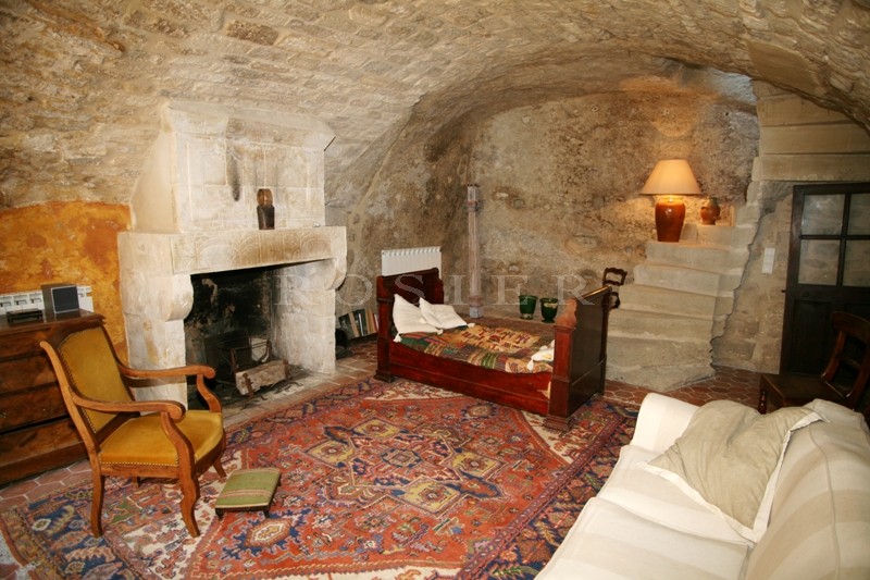 In the Luberon, at the heart of a highly saught after village: a charming 17th century property.